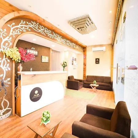 Grandeur-near International Airport