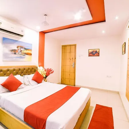Grandeur-near International Airport 3*