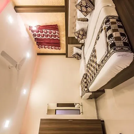 Golden Galaxy Hotel 2*