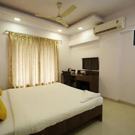 Guest house Daisy Residency By Zone Hotelz
