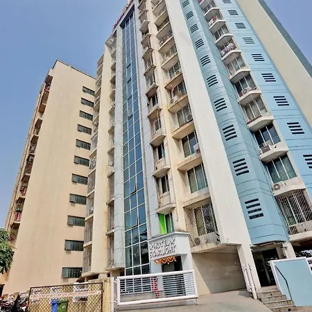 Oyo Flagship 83475 Starlight Hotel 3*
