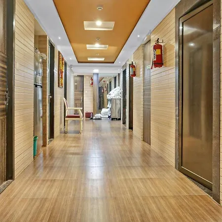 Oyo Flagship 83475 Starlight Mumbai