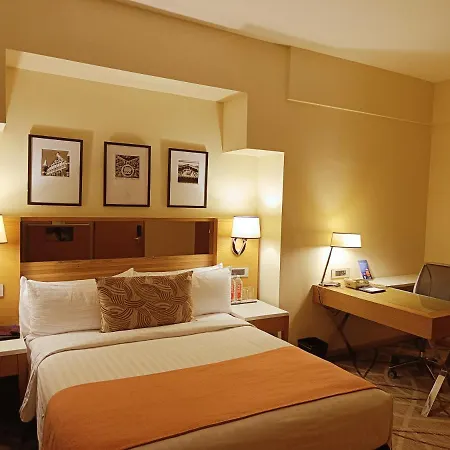 Marine Plaza Hotel 5*