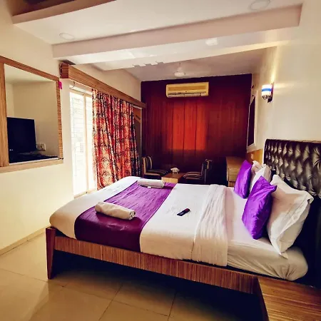 Neelkiran Hotel 3*