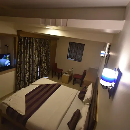 Neelkiran Hotel 3*