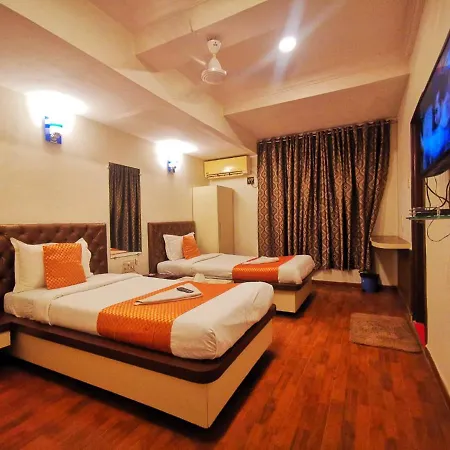 Hotel Neelkiran 3*