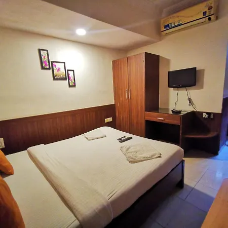 Hotel Neelkiran 3*