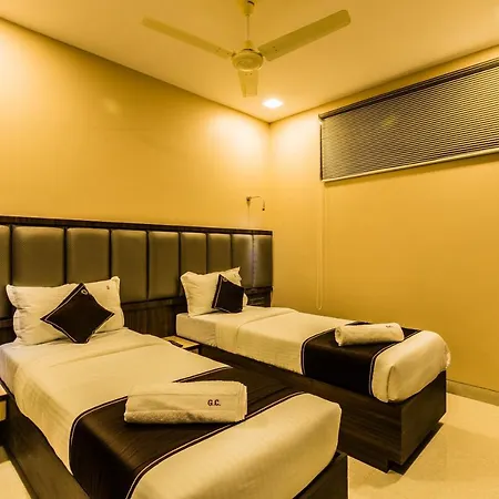 Golden Crown Guest house *