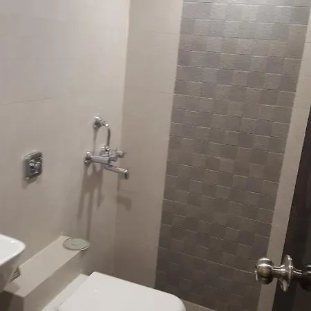 Hotel Palace Residency Near Lokmanya Tilak Terminus