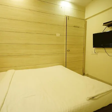 Daisy Residency By Zone Hotelz *