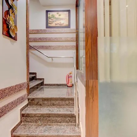 Oyo 76180 Meriton Hotel 3*