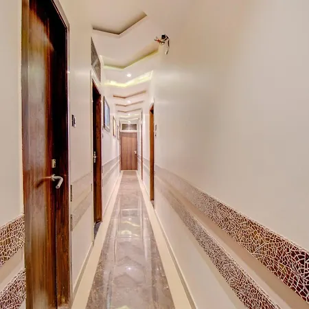 Oyo 76180 Meriton Hotel Mumbai