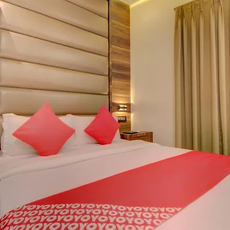 Oyo 76180 Meriton 3* Mumbai