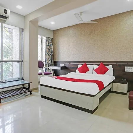 Oyo Flagship 83475 Starlight Hotel Mumbai