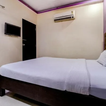 Hotel Omkar Residency 3*