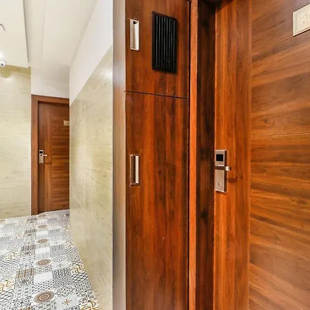 Oyo 70475 Sea Breeze 3* Mumbai