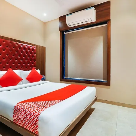 Oyo 70475 Sea Breeze Hotel Mumbai