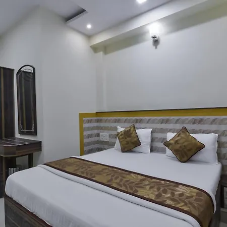 Hotel Aroma- Dadar 3*