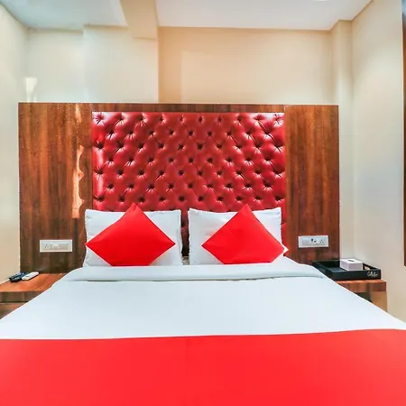 Oyo 70475 Sea Breeze Hotel