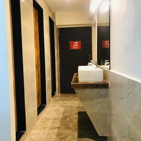 Hostel The Hubz Mumbai