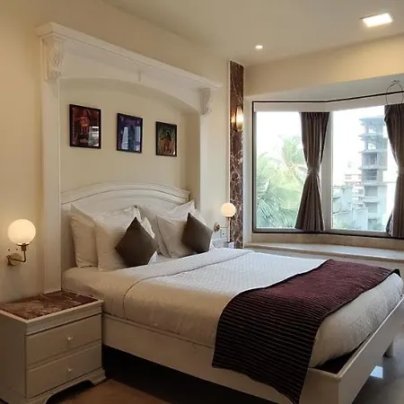Executive Enclave Hotel