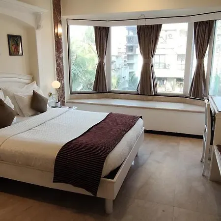 Hotel Executive Enclave 3*
