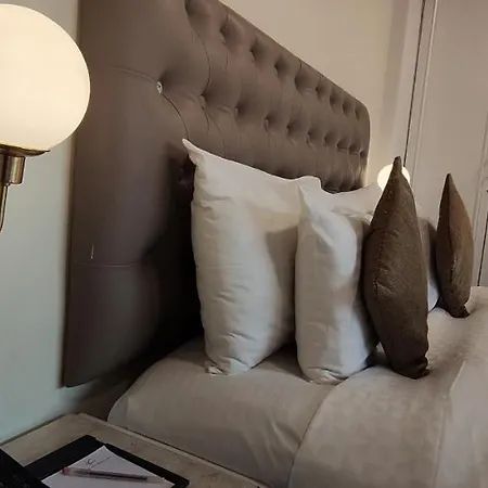 Executive Enclave 3*