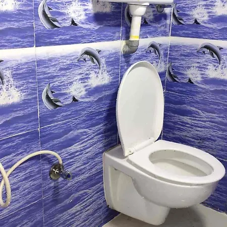 90Ft Dormitory Ac Deluxe 3* Mumbai