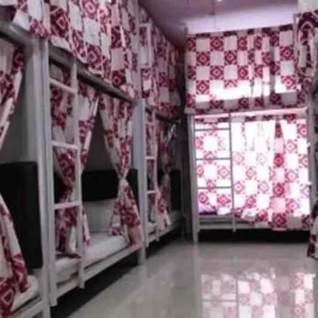 90Ft Dormitory Ac Deluxe Hotel 3*
