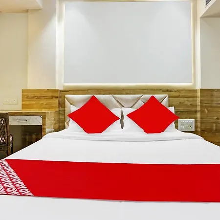 Hotel Oyo 85290 Milona Service