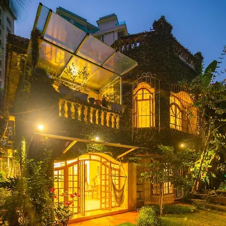 Saffronstays Birdsong - 3br Pet-friendly With Lawns, Treetop Terraces, Gazebo Dining & Tennis Court Mumbai