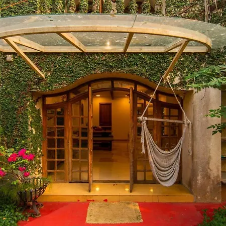 Saffronstays Birdsong - 3br Pet-friendly With Lawns, Treetop Terraces, Gazebo Dining & Tennis Court *