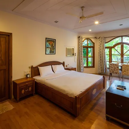 Saffronstays Birdsong - 3br Pet-friendly With Lawns, Treetop Terraces, Gazebo Dining & Tennis Court Villa *