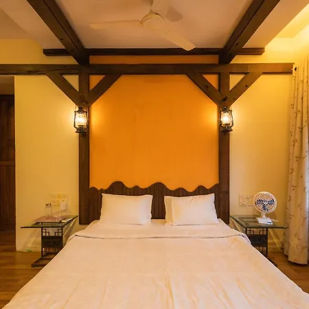 Saffronstays Birdsong - 3br Pet-friendly With Lawns, Treetop Terraces, Gazebo Dining & Tennis Court * Mumbai