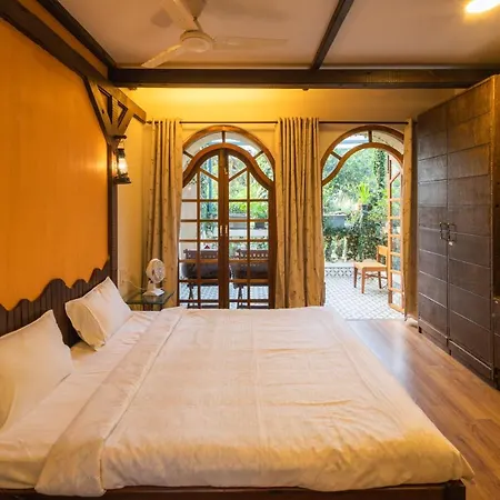 Villa Saffronstays Birdsong - 3br Pet-friendly With Lawns, Treetop Terraces, Gazebo Dining & Tennis Court *