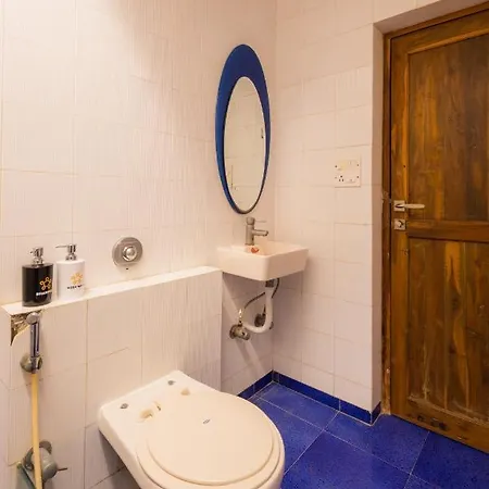 Villa Saffronstays Birdsong - 3br Pet-friendly With Lawns, Treetop Terraces, Gazebo Dining & Tennis Court Mumbai