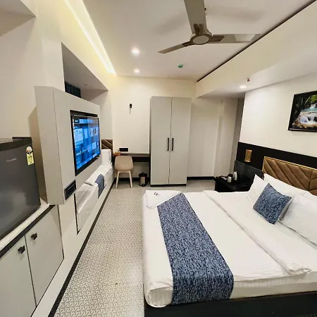 Hotel Rich 3*