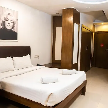 Hotel Bandra Residency