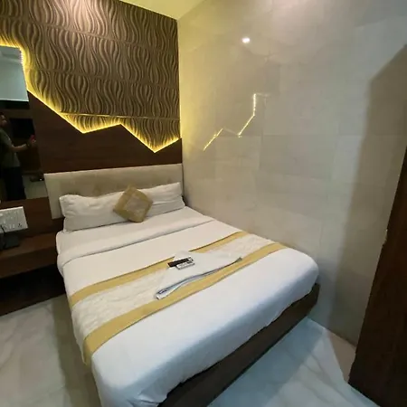 Palace Residency Near Lokmanya Tilak Terminus Hotel