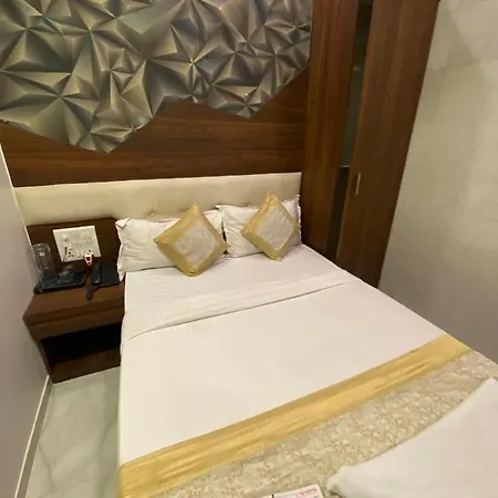 Hotel Palace Residency Near Lokmanya Tilak Terminus Mumbai