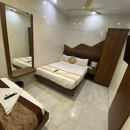 Palace Residency Near Lokmanya Tilak Terminus Hotel 2*