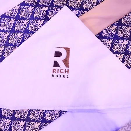 Rich 3*