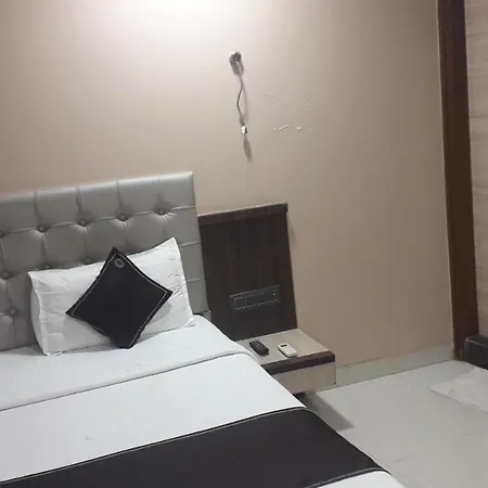 Hotel Shine Hospitality Residency