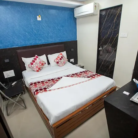 Hotel J D Residency 3*