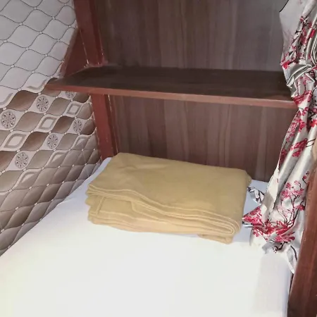 New Metro Inn Dormitory Bed & Breakfast Mumbai