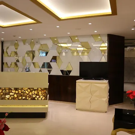 Supreme - Cuffe Parade Hotel 3*