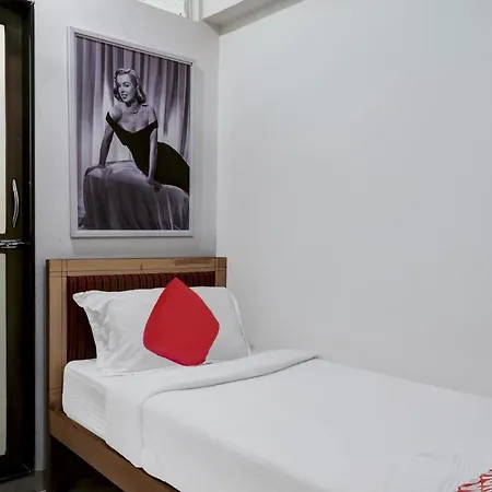 Hotel Oyo Flagship 572 Santacruz West