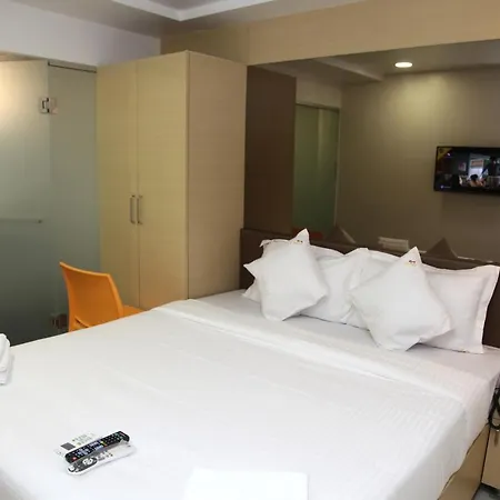 Lucky Galaxy Hotel 3*