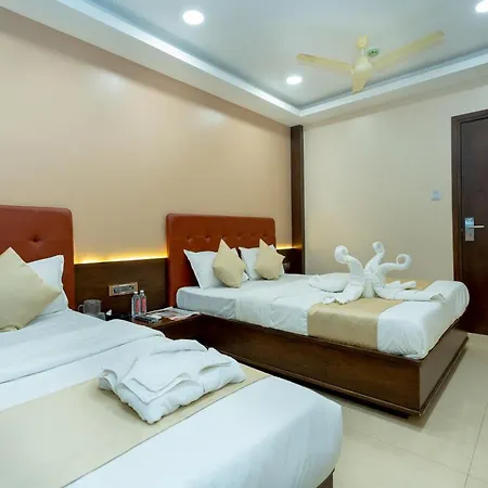 Hotel Empire - Near International Airport 3*