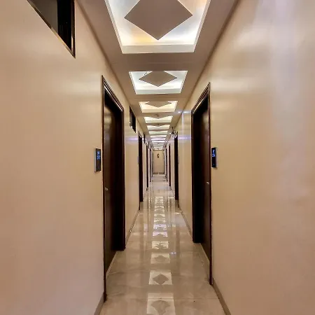 Hotel Empire - Near International Airport